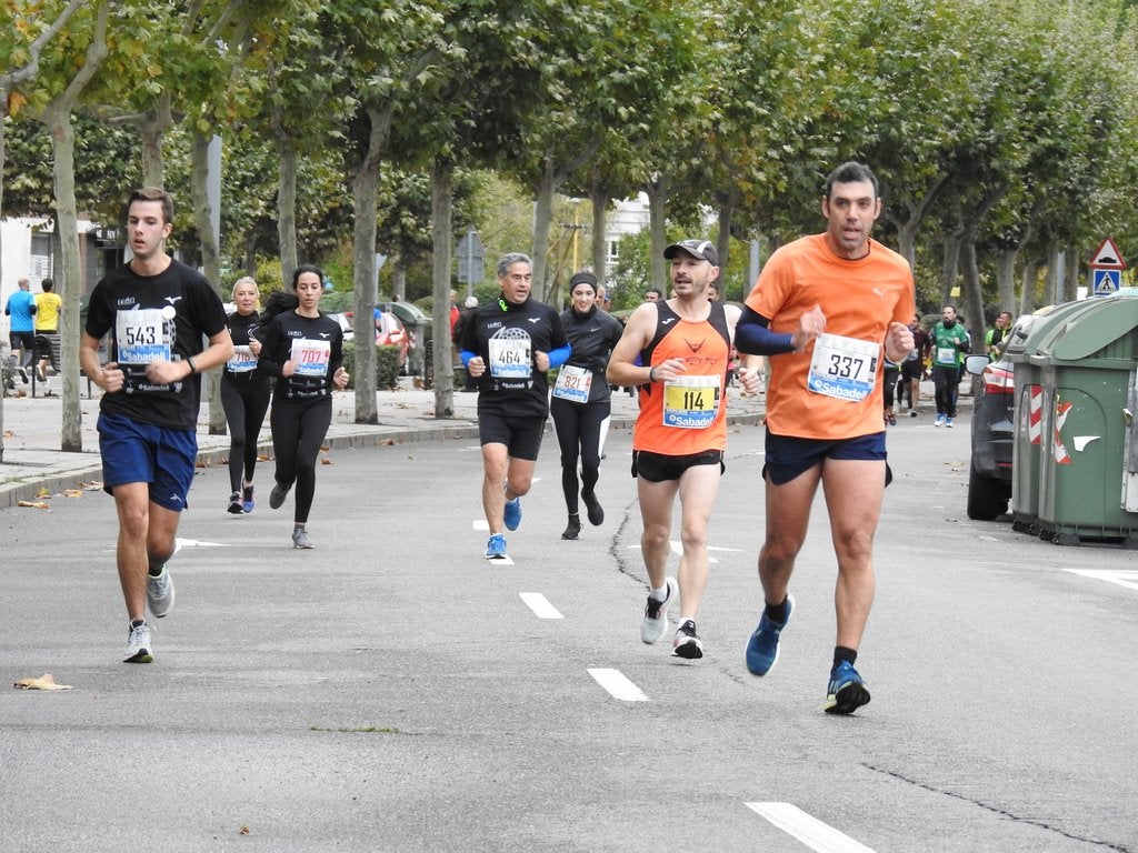 León se ha convertido de nuevo en el escenario para una gran cita del atletismo. Brillantes 10 kilómetros en la ciudad.