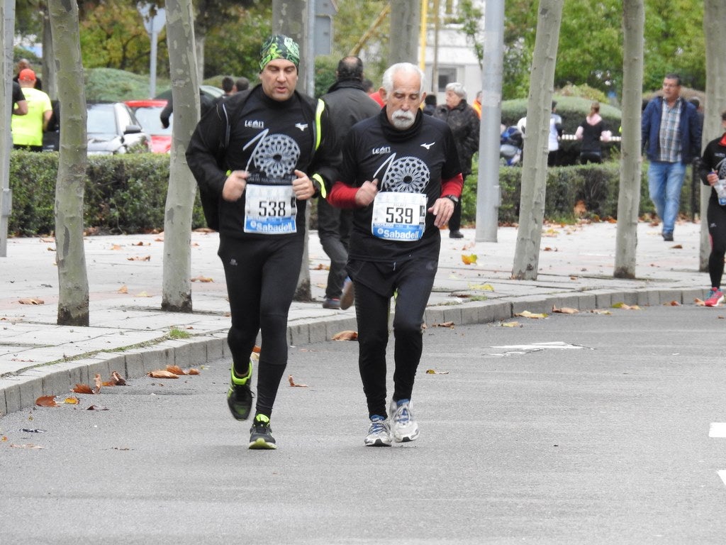 León se ha convertido de nuevo en el escenario para una gran cita del atletismo. Brillantes 10 kilómetros en la ciudad.