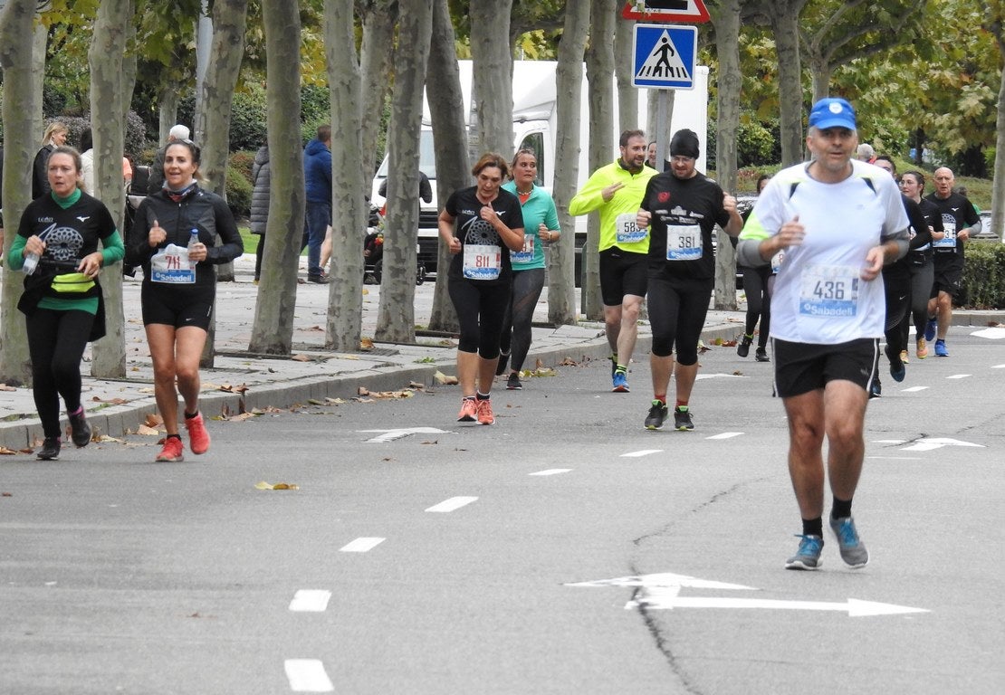 León se ha convertido de nuevo en el escenario para una gran cita del atletismo. Brillantes 10 kilómetros en la ciudad.