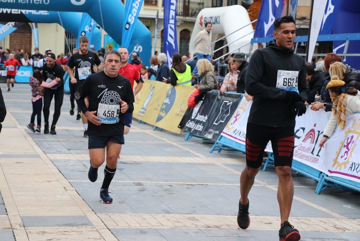 Fotos: La meta de los 10km Ciudad de León