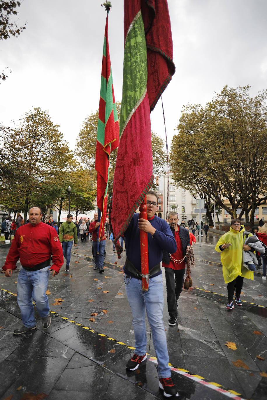 Siete estandartes de la comarca de Valverde del Camino paticiparon este año en las fiestas patronales de Casa de León en Asturias.