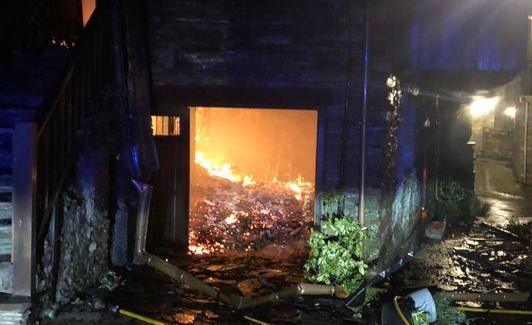 Imagen del incendio en Peñalba de Santiago.