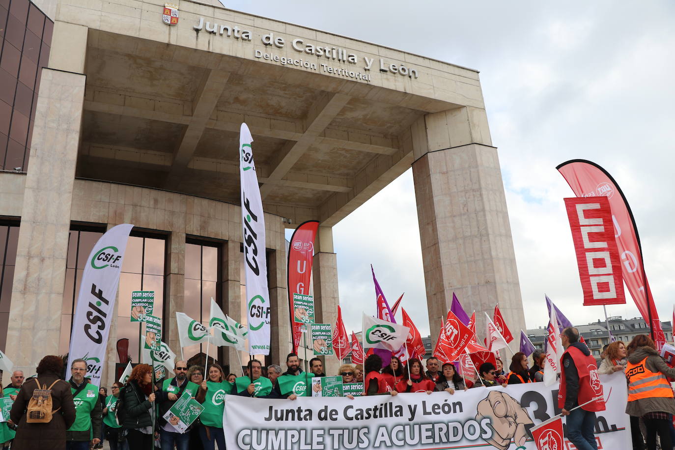 Los sindicatos de los empleados públicos reivindican que la Junta de Castilla y León devuelva los derechos a los 15.000 funcionarios de la provincia.