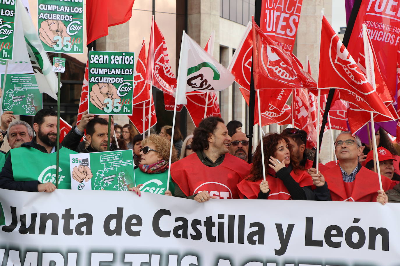 Los sindicatos de los empleados públicos reivindican que la Junta de Castilla y León devuelva los derechos a los 15.000 funcionarios de la provincia.