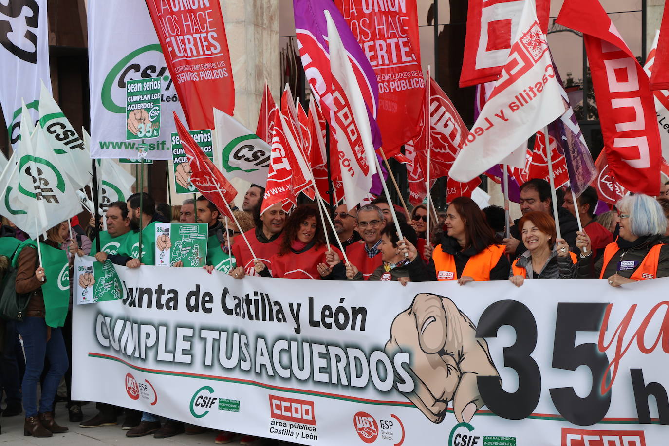 Los sindicatos de los empleados públicos reivindican que la Junta de Castilla y León devuelva los derechos a los 15.000 funcionarios de la provincia.