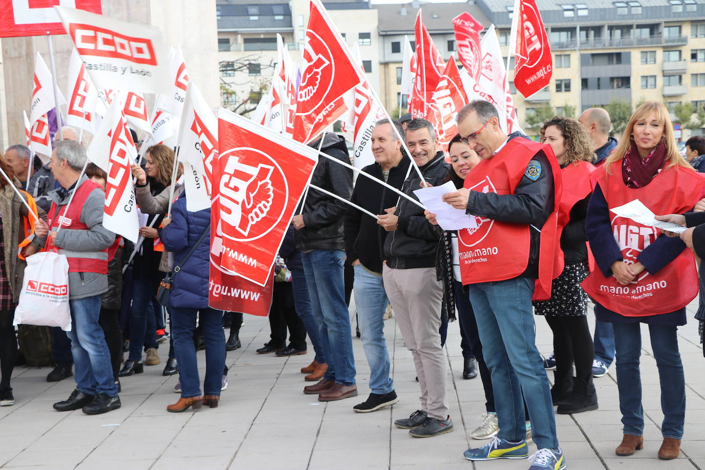 Los sindicatos de los empleados públicos reivindican que la Junta de Castilla y León devuelva los derechos a los 15.000 funcionarios de la provincia.