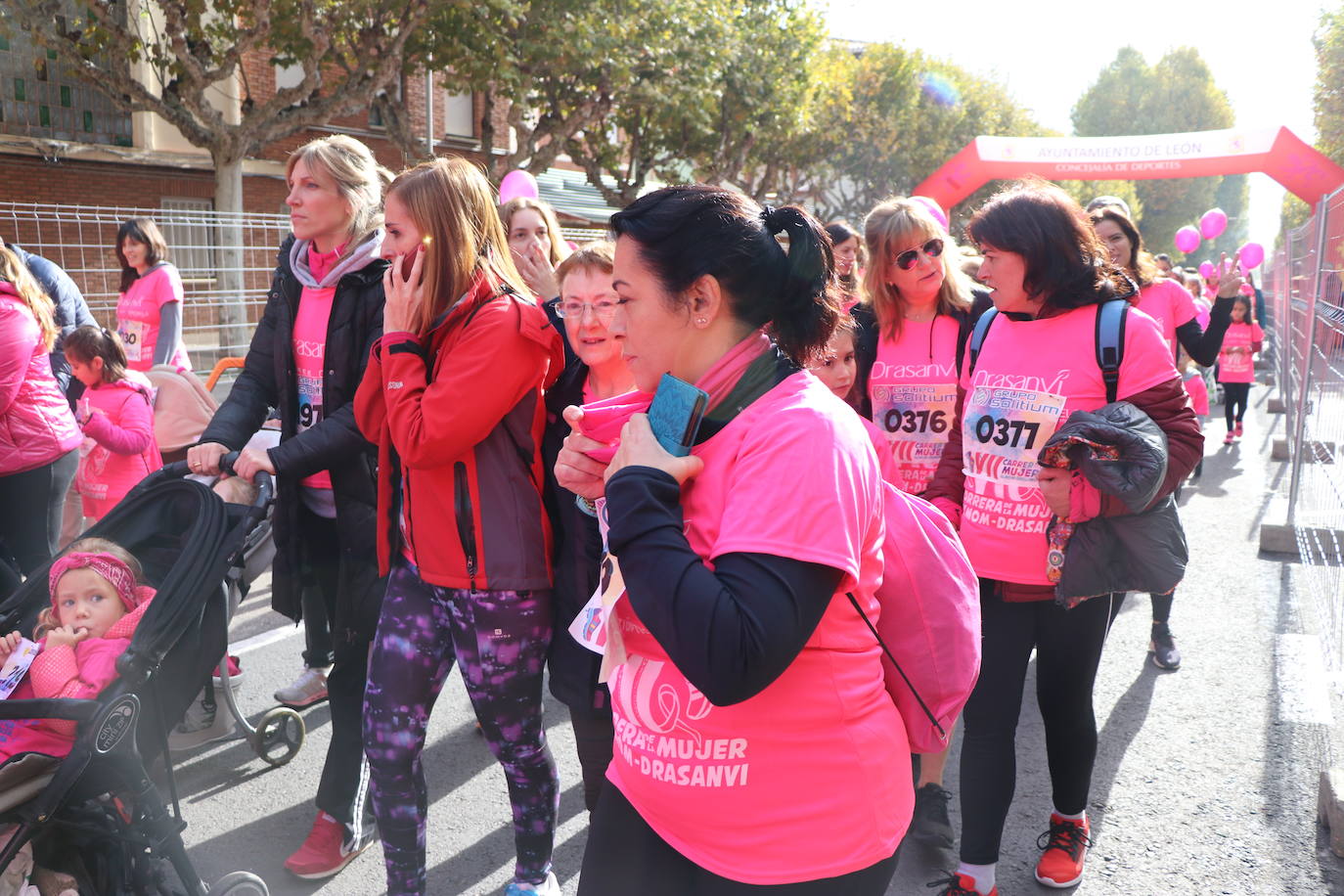 La ciudad de León acoge una nueva carrera de la lucha contra el cáncer de mama.