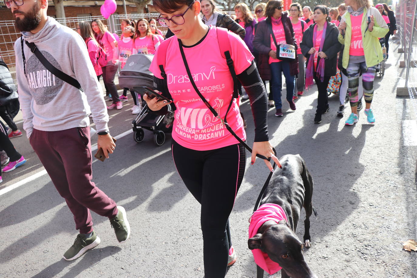 La ciudad de León acoge una nueva carrera de la lucha contra el cáncer de mama.