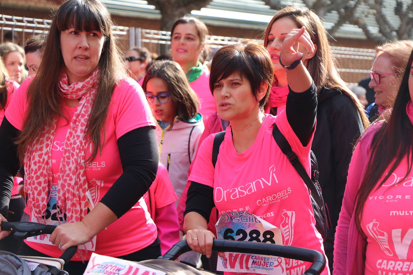 La ciudad de León acoge una nueva carrera de la lucha contra el cáncer de mama.