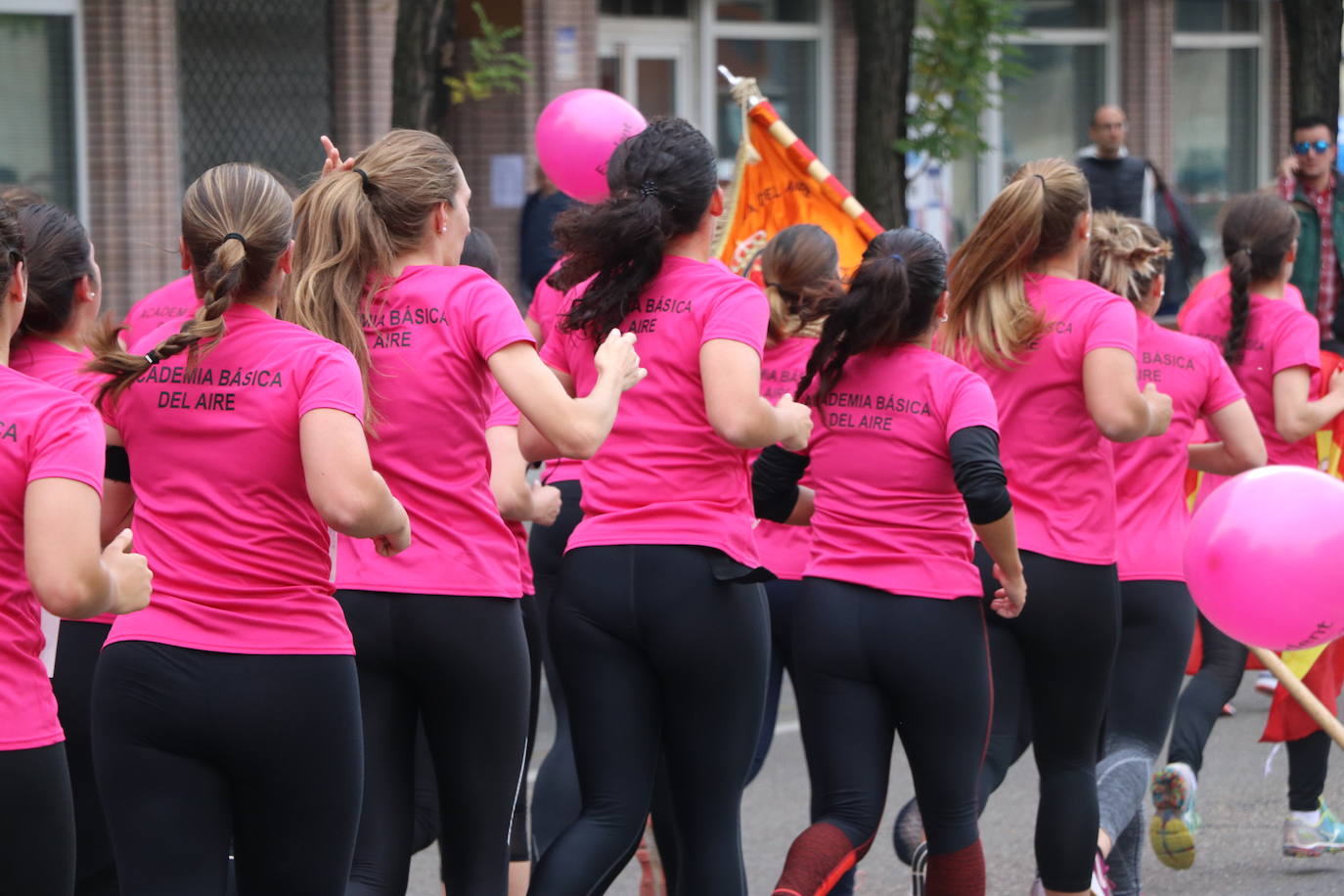 La ciudad de León acoge una nueva carrera de la lucha contra el cáncer de mama.