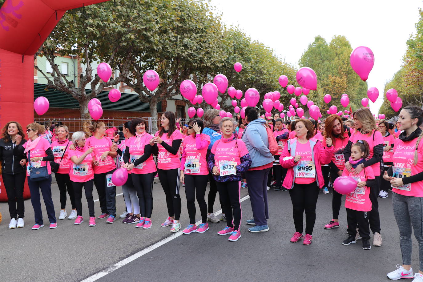 La ciudad de León acoge una nueva carrera de la lucha contra el cáncer de mama.