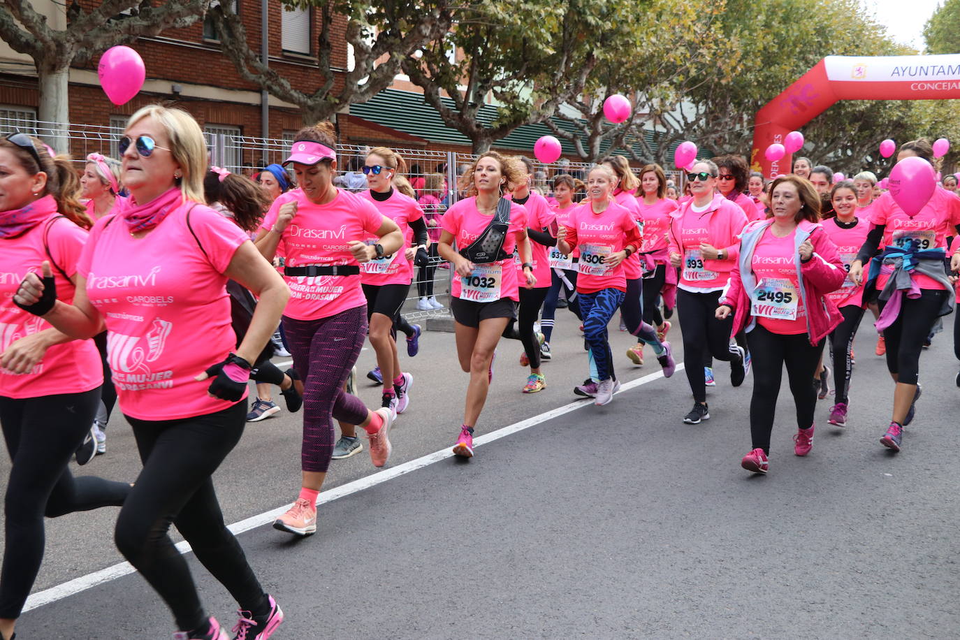 La ciudad de León acoge una nueva carrera de la lucha contra el cáncer de mama.