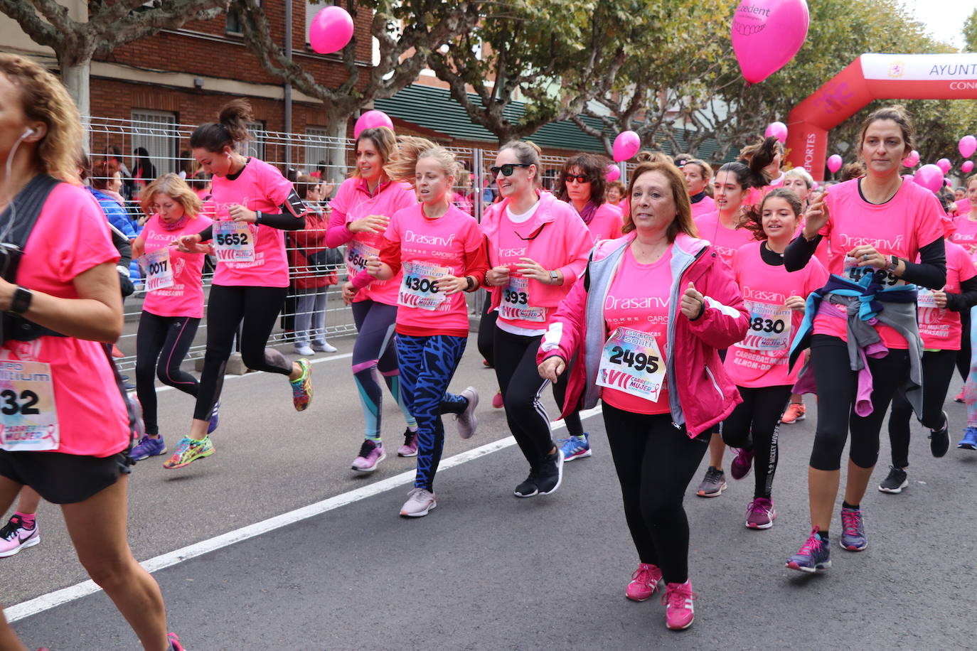 La ciudad de León acoge una nueva carrera de la lucha contra el cáncer de mama.