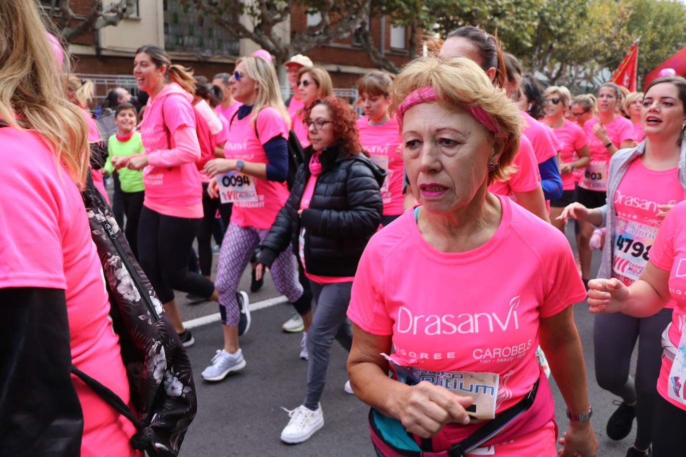 La ciudad de León acoge una nueva carrera de la lucha contra el cáncer de mama.