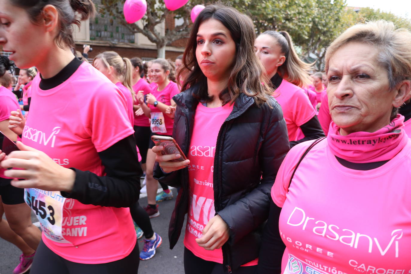 La ciudad de León acoge una nueva carrera de la lucha contra el cáncer de mama.