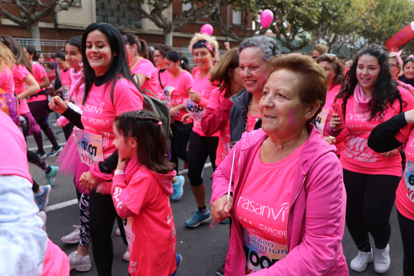 La ciudad de León acoge una nueva carrera de la lucha contra el cáncer de mama.