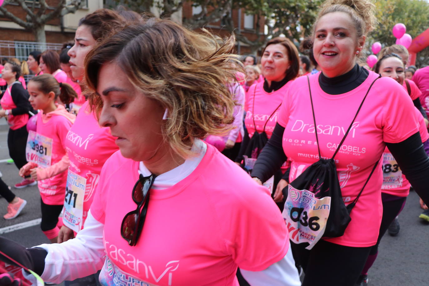 La ciudad de León acoge una nueva carrera de la lucha contra el cáncer de mama.