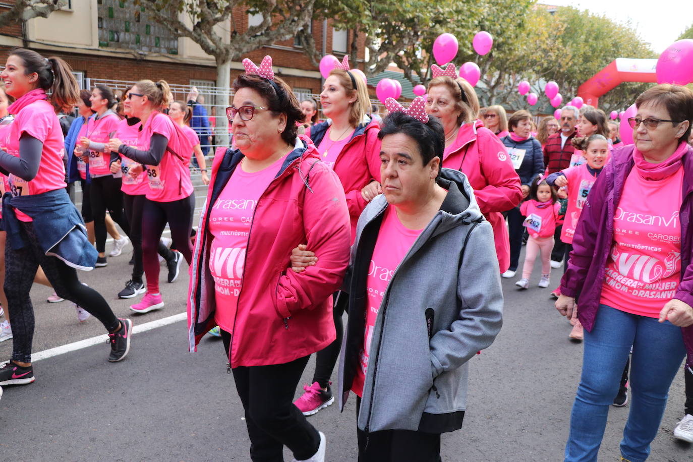 La ciudad de León acoge una nueva carrera de la lucha contra el cáncer de mama.