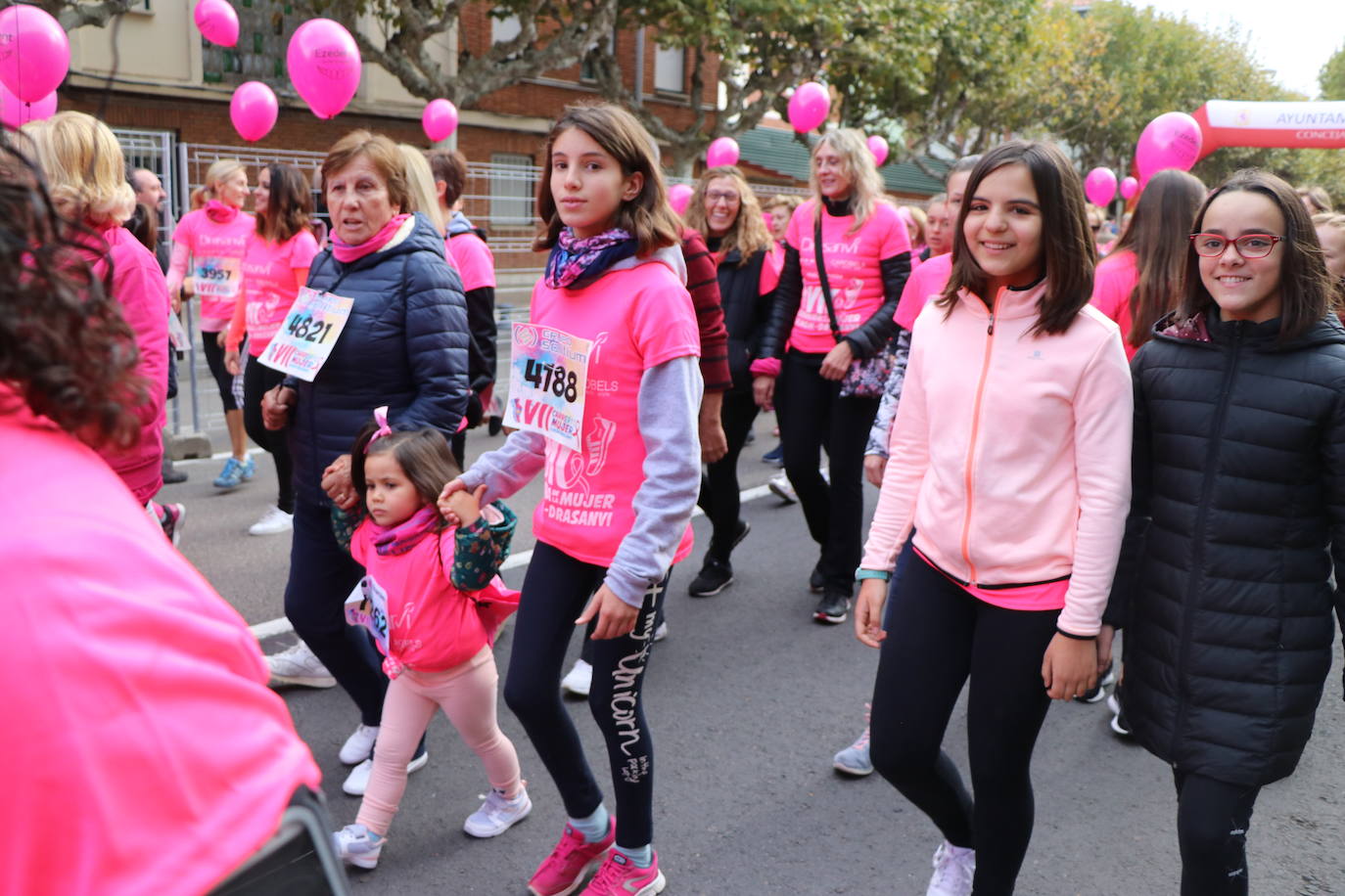 La ciudad de León acoge una nueva carrera de la lucha contra el cáncer de mama.