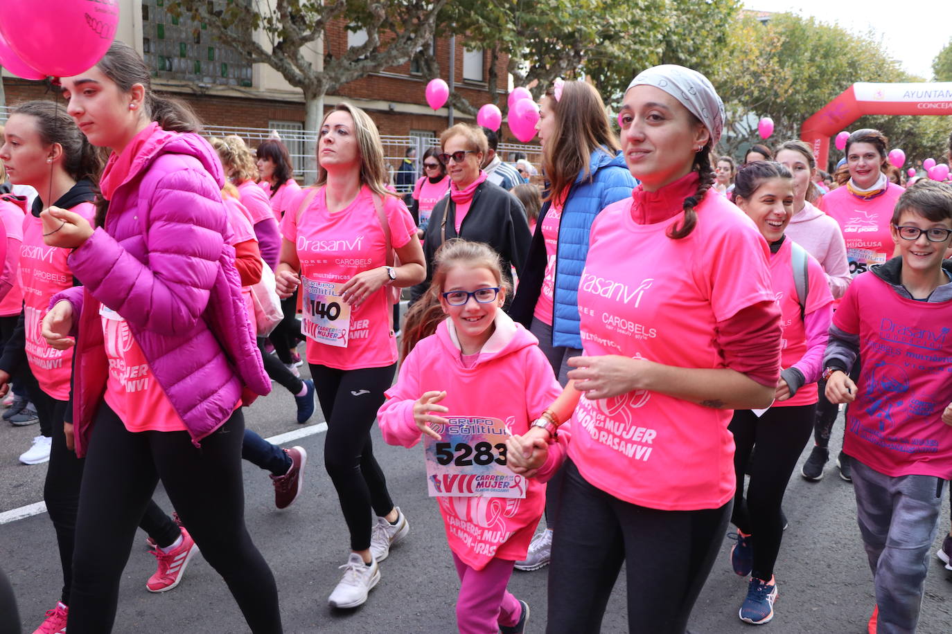 La ciudad de León acoge una nueva carrera de la lucha contra el cáncer de mama.