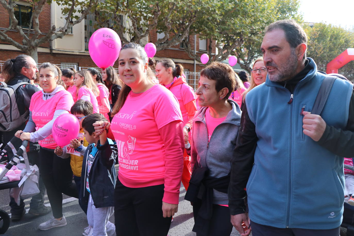 La ciudad de León acoge una nueva carrera de la lucha contra el cáncer de mama.