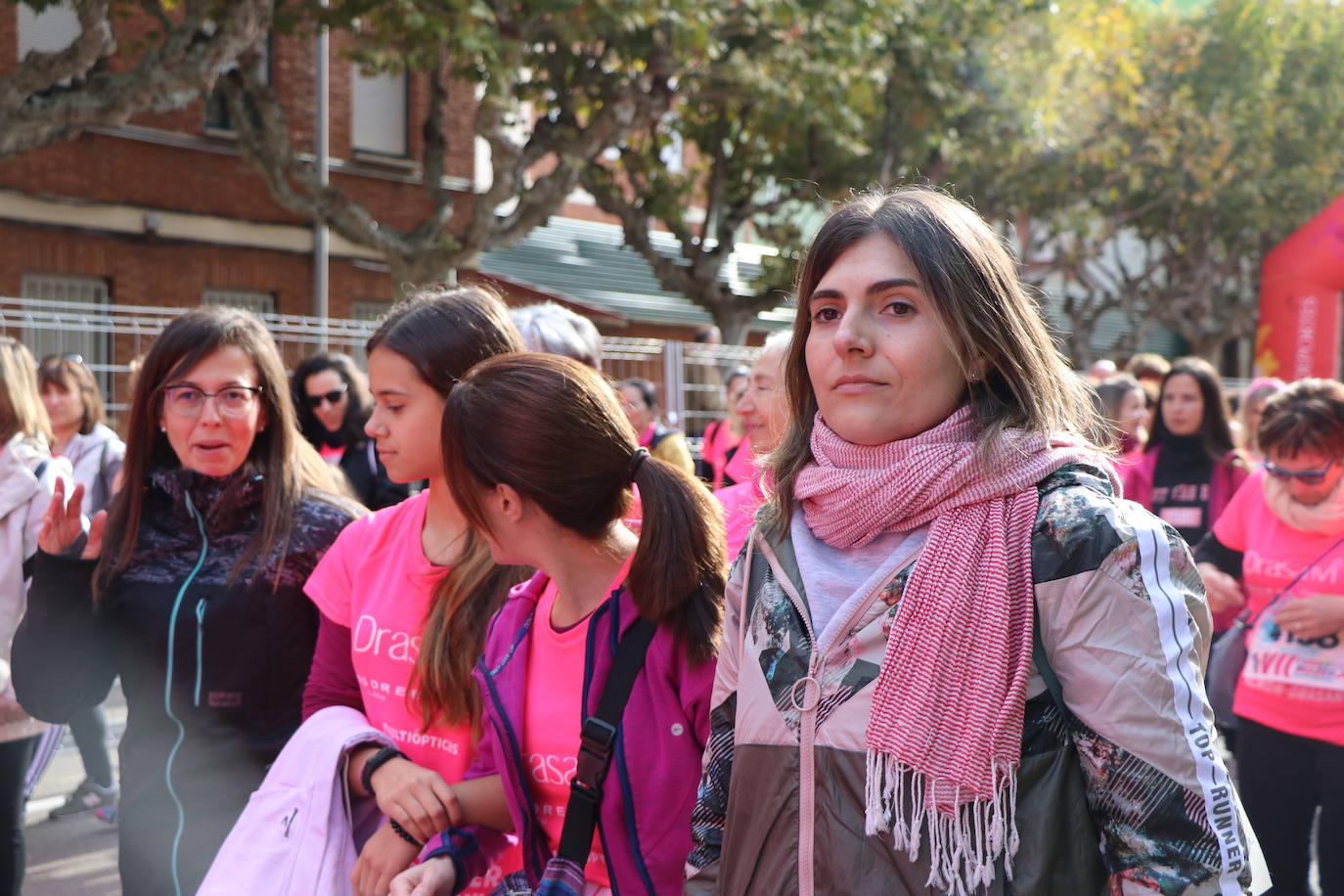 La ciudad de León acoge una nueva carrera de la lucha contra el cáncer de mama.