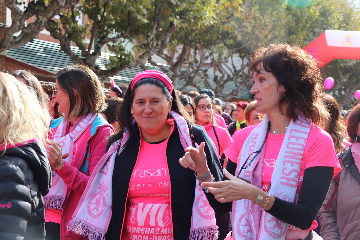 La ciudad de León acoge una nueva carrera de la lucha contra el cáncer de mama.