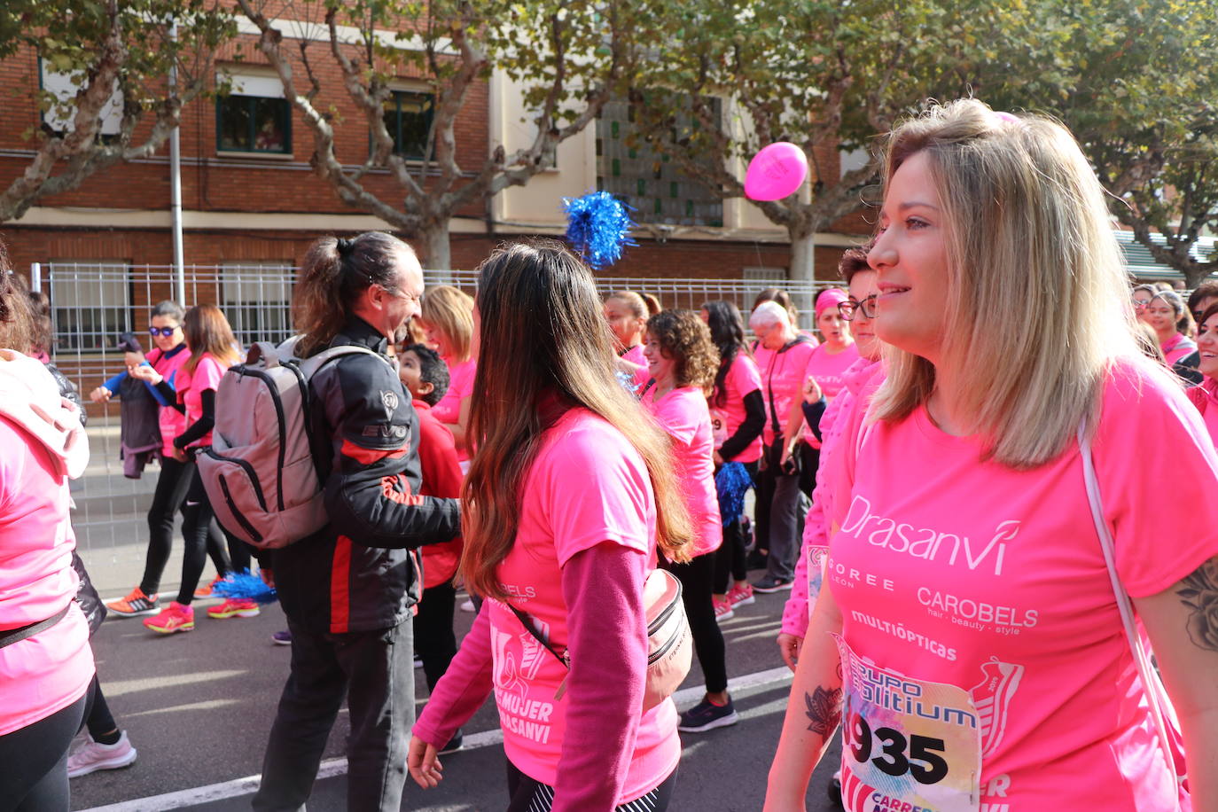 La ciudad de León acoge una nueva carrera de la lucha contra el cáncer de mama.