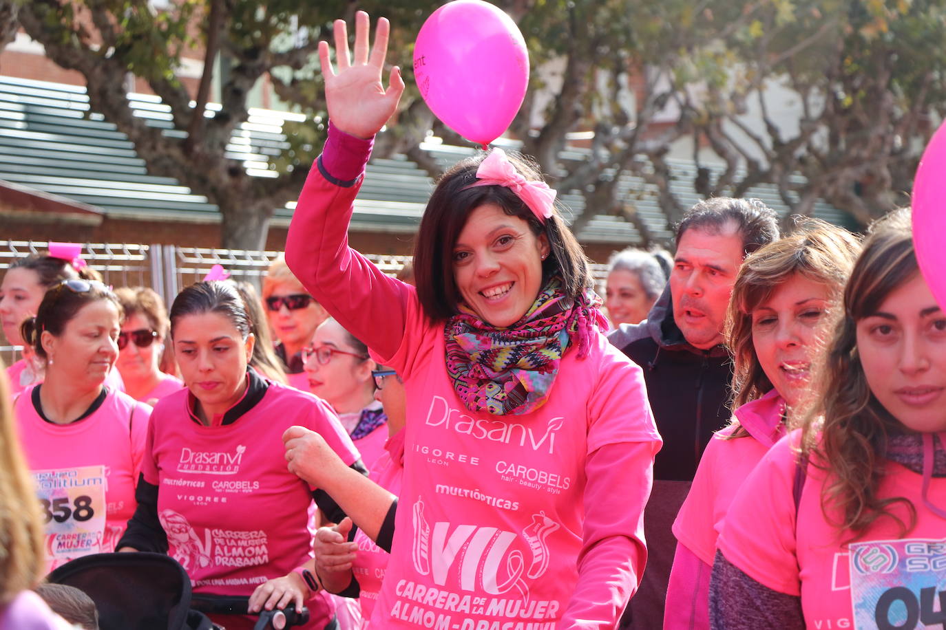 La ciudad de León acoge una nueva carrera de la lucha contra el cáncer de mama.