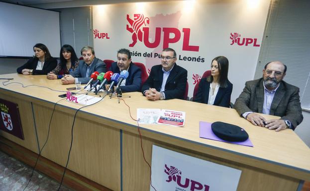 Imagen principal - Arriba, los candidatos de UPL; abajo, izquierda, Luis Mariano Santos, candidato al Congreso; abajo, a la derecha, Roberto Aller, número uno al Senado.