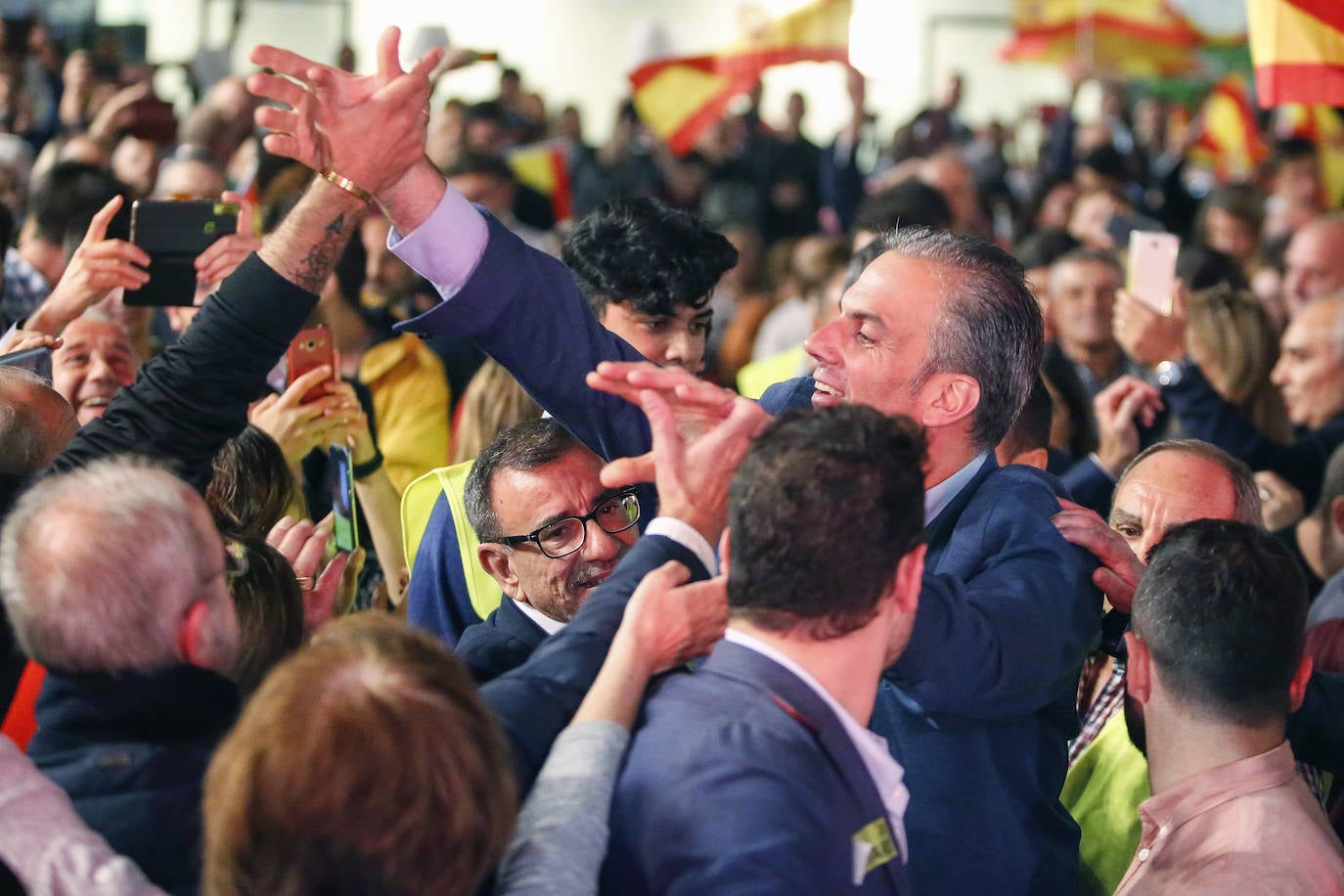 Ortega Smirh, secretario general de Vox, participa en un acto de campaña en León.