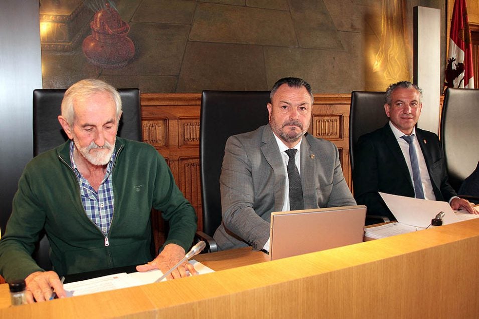 Matías Llorente, Eduardo Morán y Nicanor Sen, en un pleno anterior. 