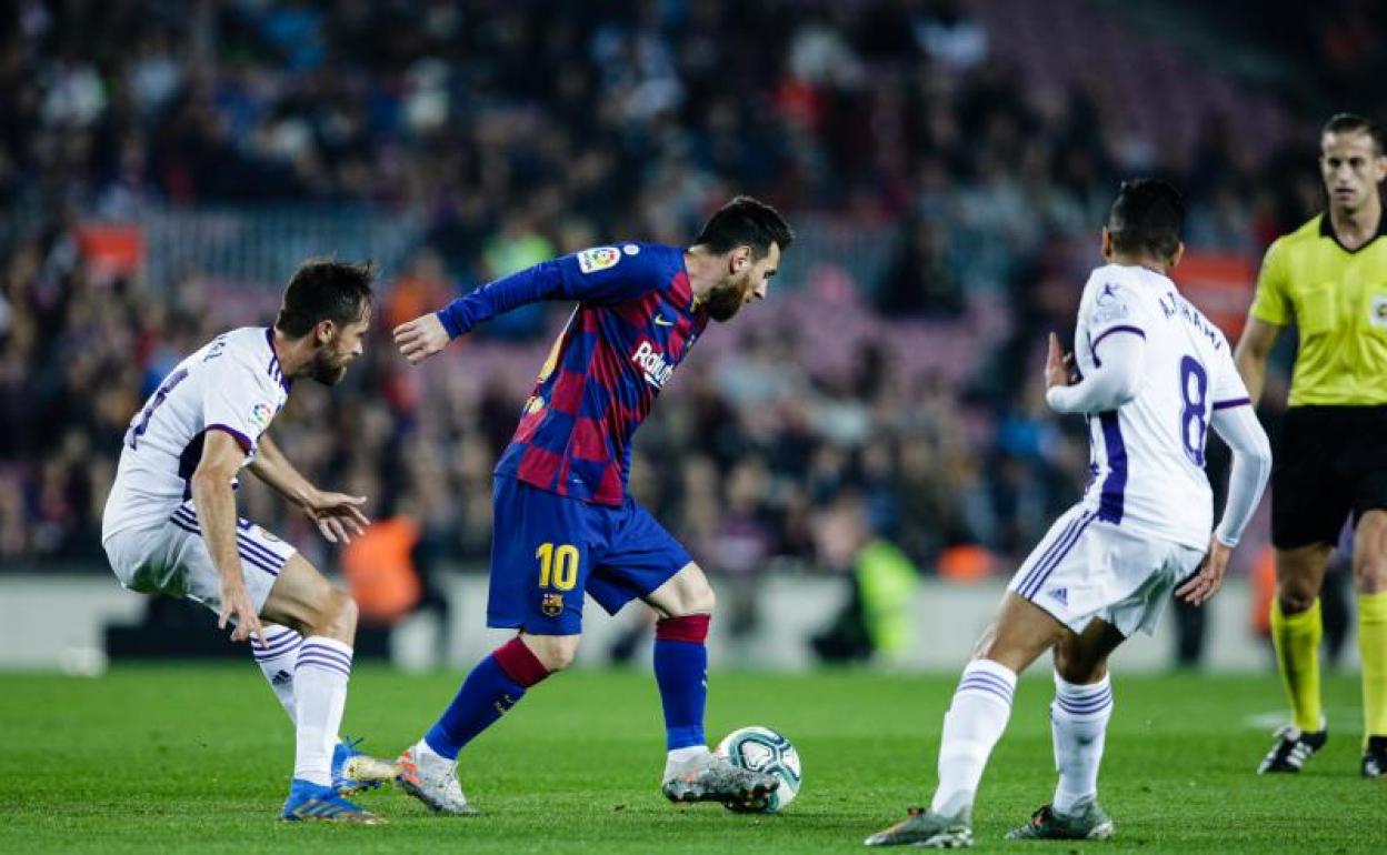 Leo Messi, durante el partido contra el Valladolid en el Camp Nou. 