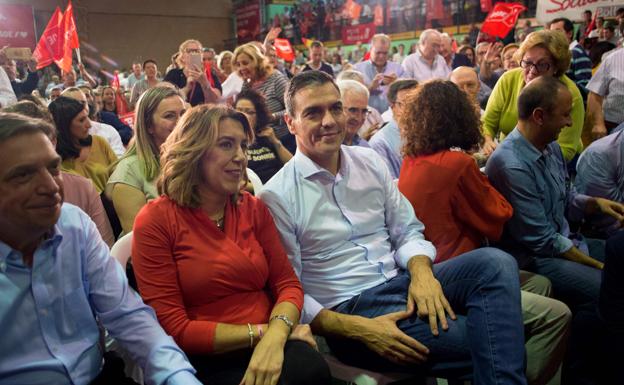 Sánchez y Díaz, este jueves en el acto de Dos Hermanas, en Sevilla. 