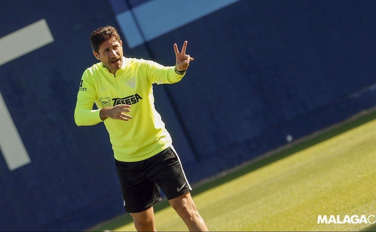 Víctor Sánchez del Amo, en un entrenamiento con el Málaga.