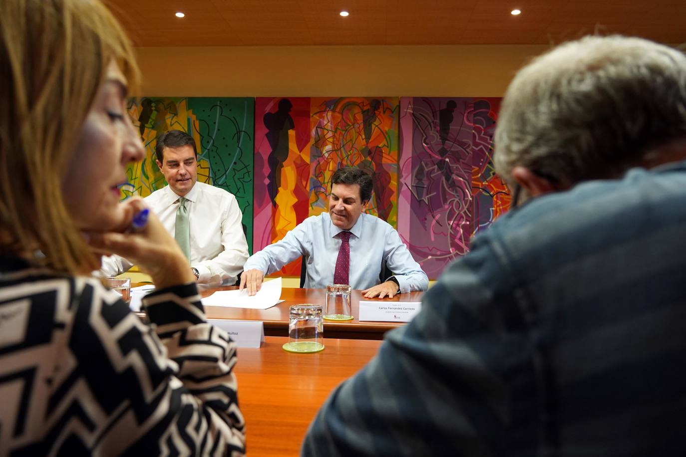 Fotos: Reunión entre la Junta y los sindicatos para abordar la aplicación de las 35 horas