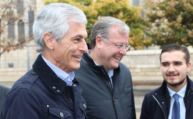 Galería. Alfonso Suárez-Illana junto a Antonio Silván, durante su visita a Astorga. 