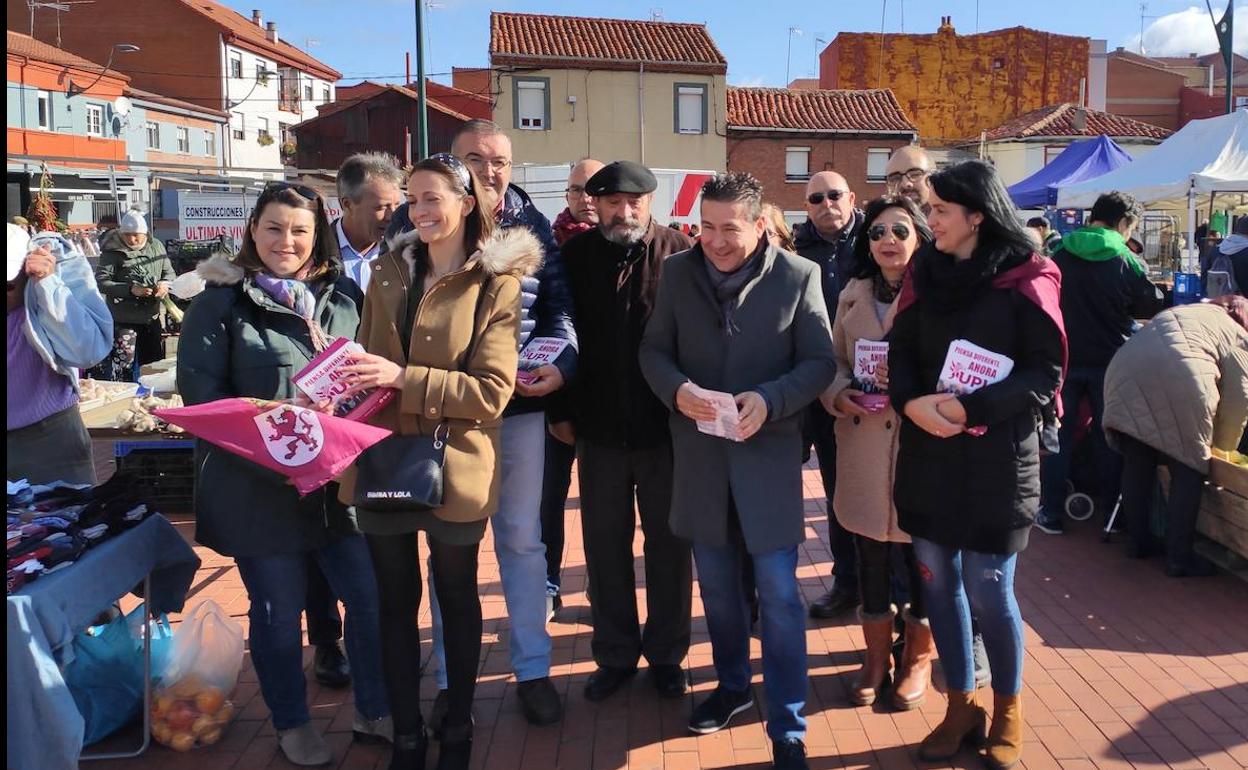 Luis Mariano Santos hace campaña en Torneros. 