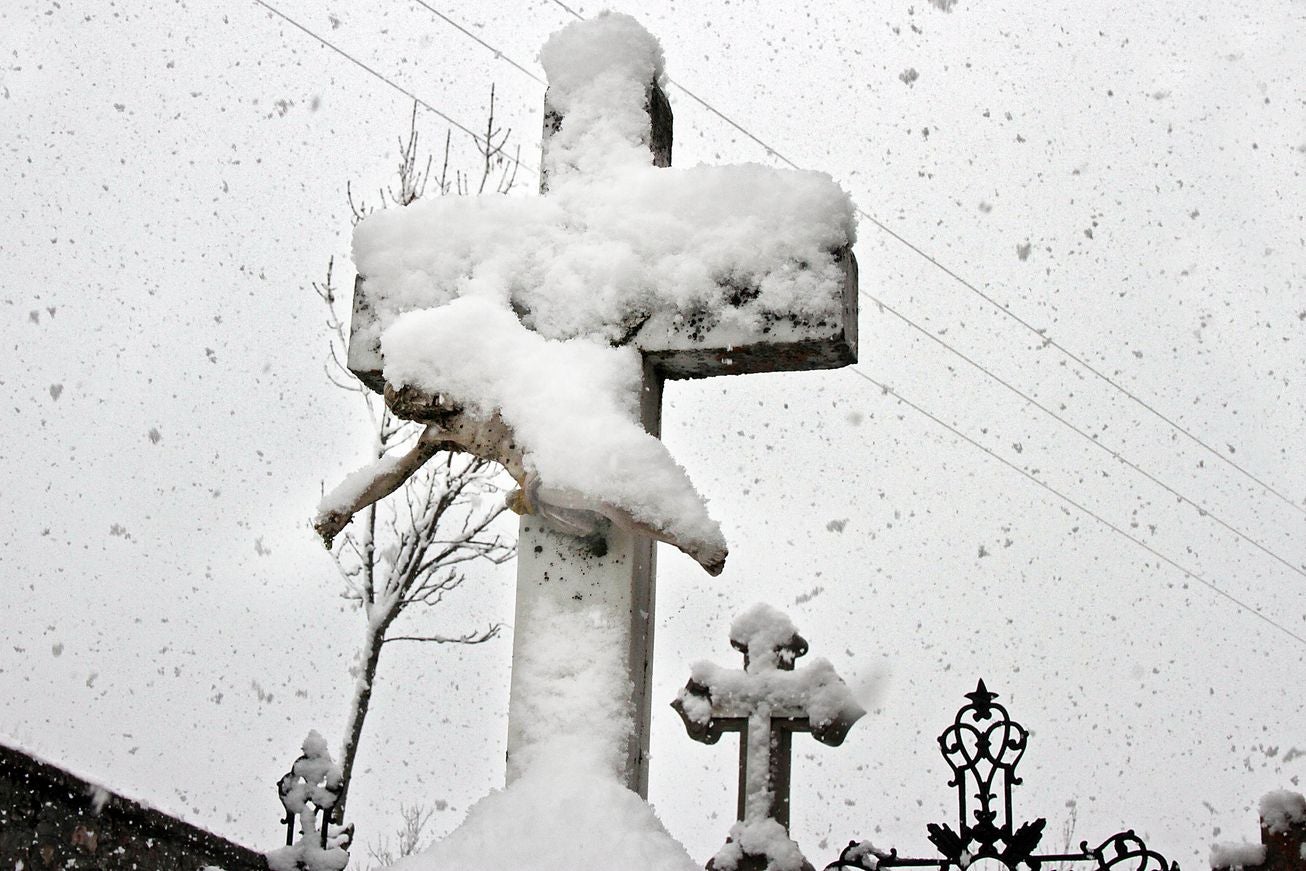 Las primeras nevadas cubren los valles de Babia y Laciana en León