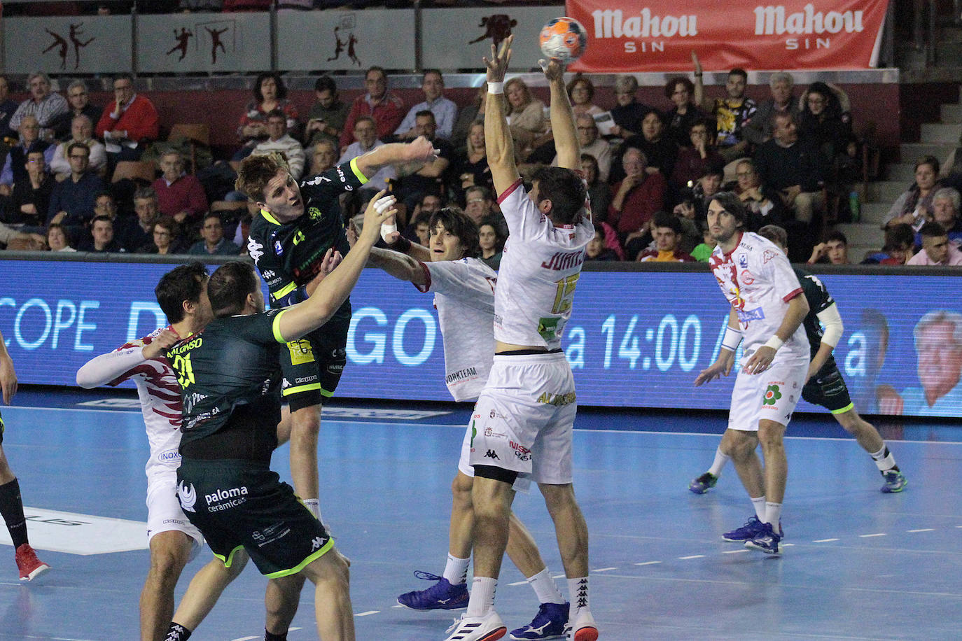 Los leoneses disputaron la novena jornada de la Liga Asobal en el Palacio de los Deportes ante el debutante equipo castellano.