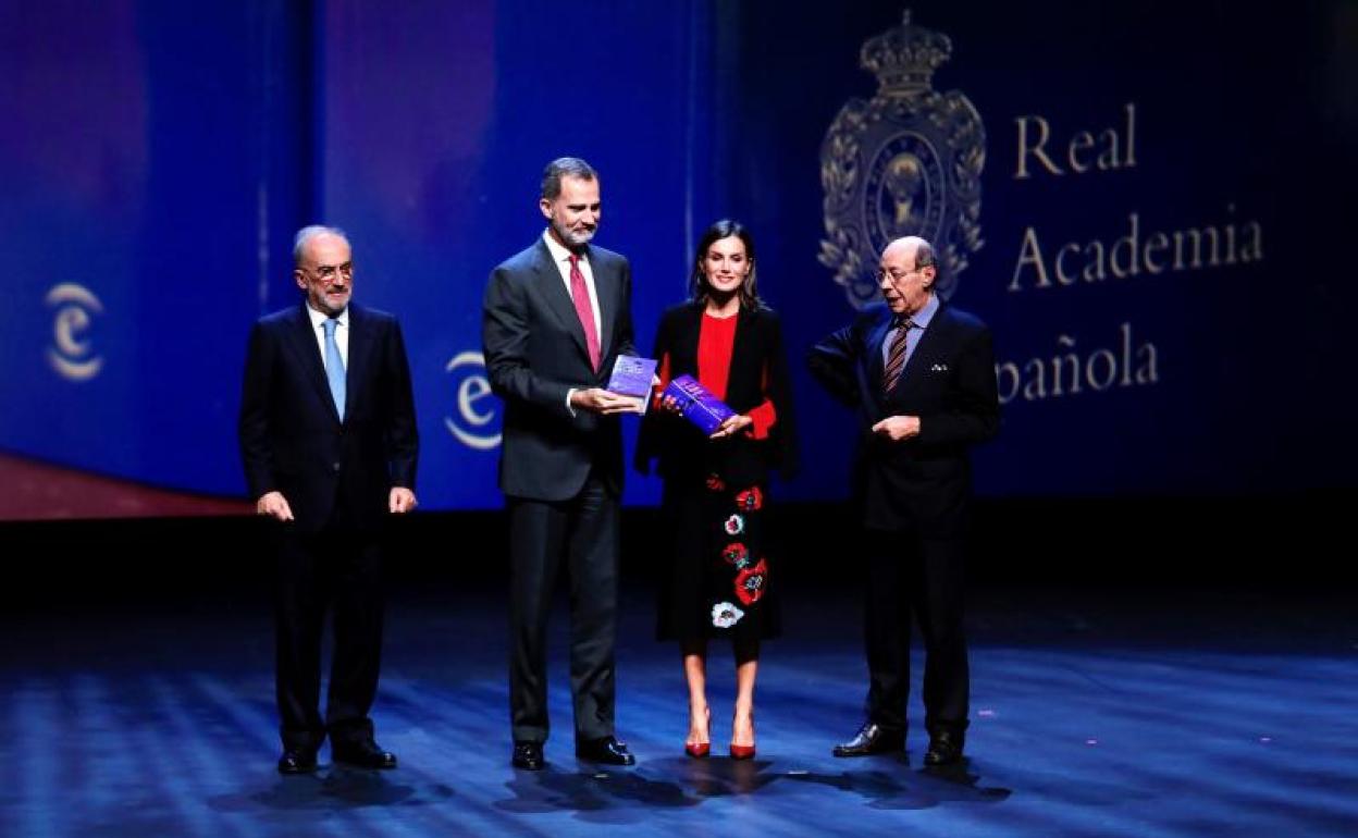 Los Reyes, en el Congreso de la RAE. 