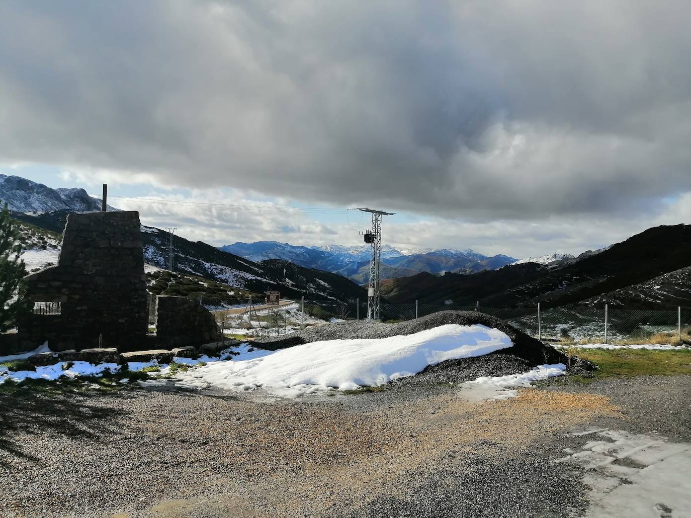 Fotos: La nieve tiñe de blanco a la provincia leonesa