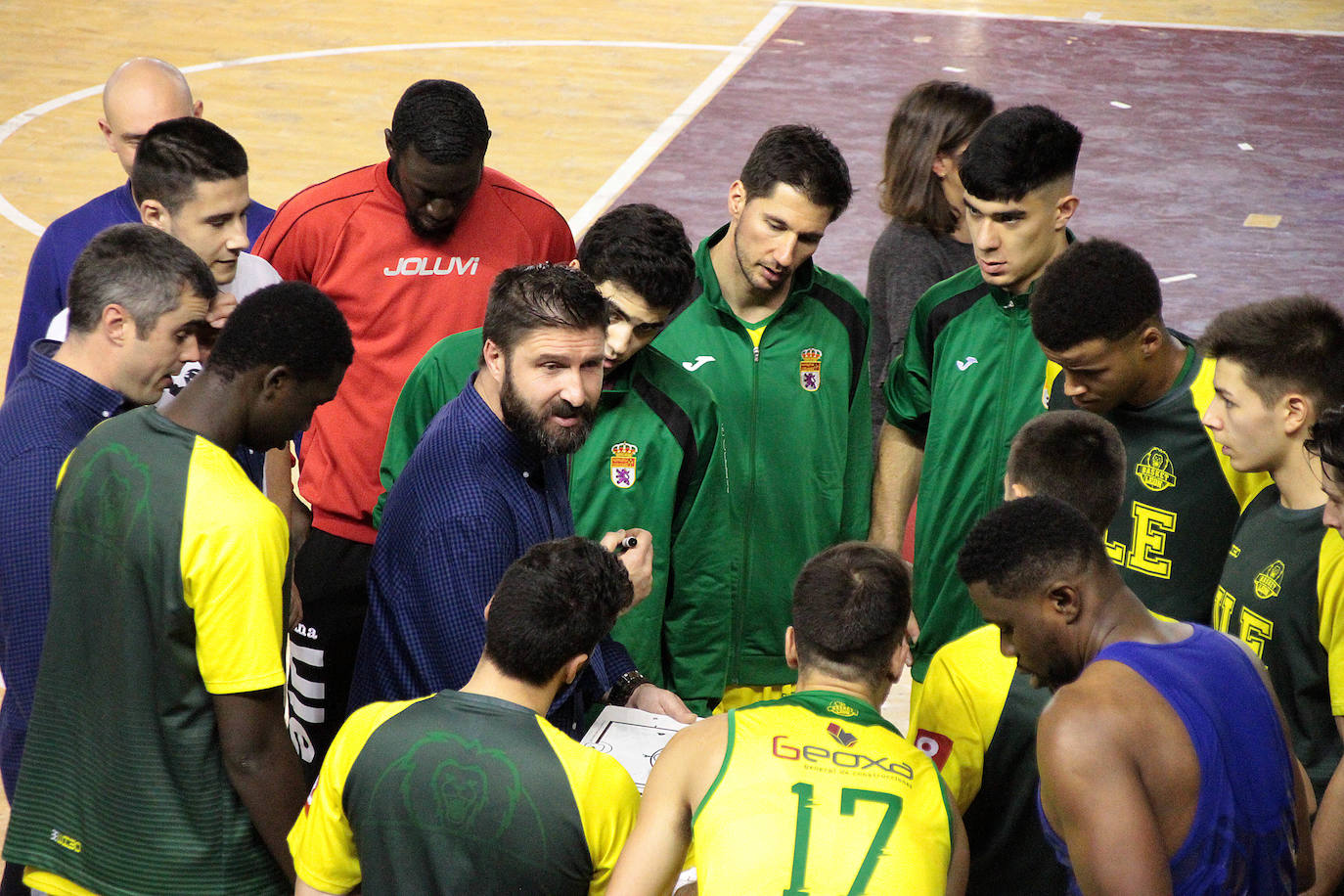 El Basket León recibía al equio de Porriño en una nueva jornada de la Liga EBA en su Grupo A-B