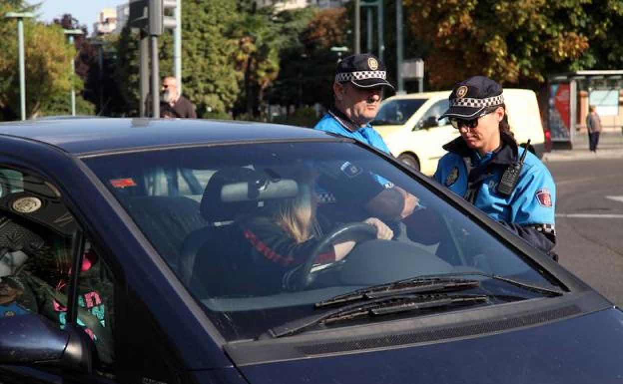 Imagen de un control de la Policía Local.