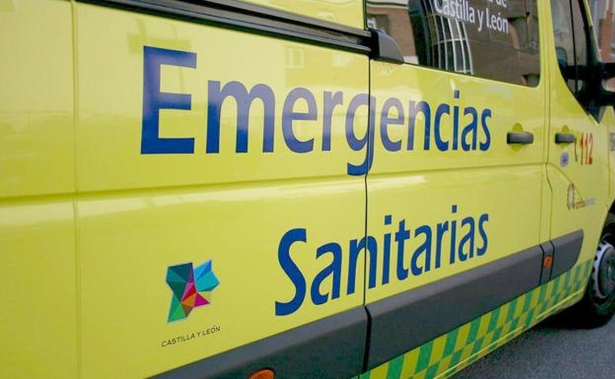 Imagen de una ambulancia de Emergencias Sacyl.
