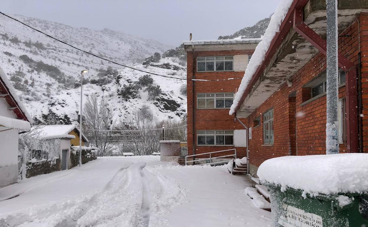 Nieve en Ciñera de Gordón.