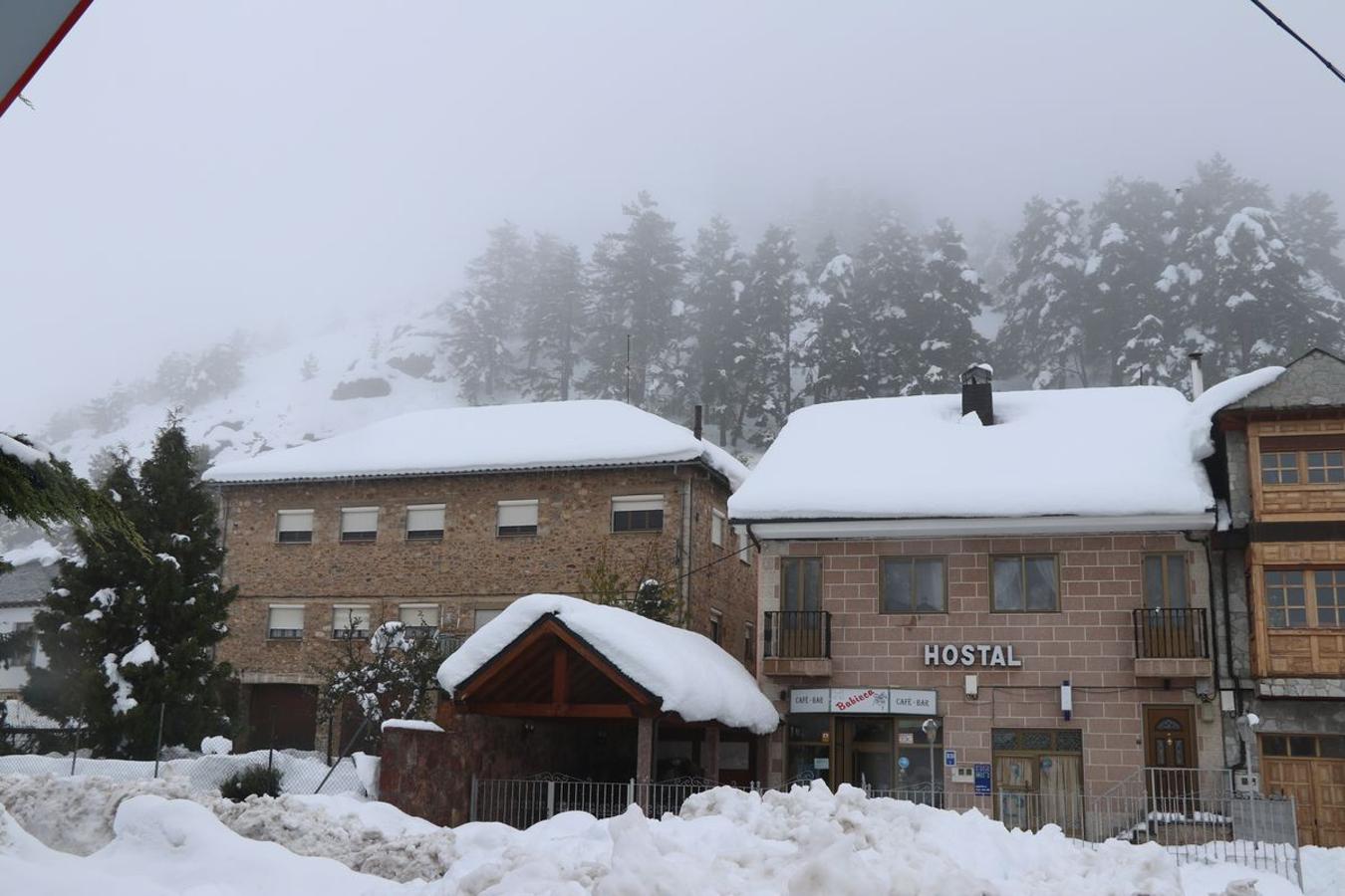 Difícil acceso a una vivienda en la comarca de Babia. 