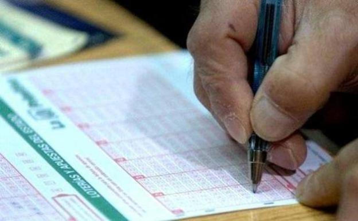 Un premiado en el sorteo de la bonoloto en Carracedelo gana 77.000 euros