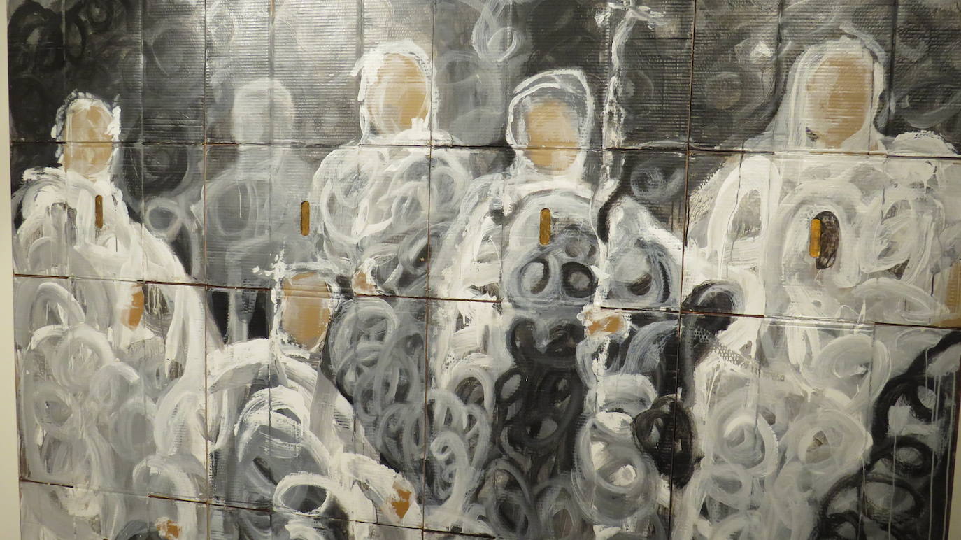 La iglesia acoge una muestra colectiva de diez artistas sobre pintura sacra