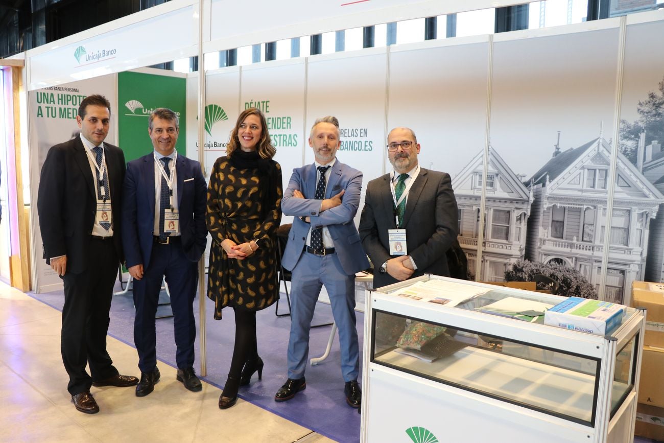 La tercera edición de la Feria Inmobiliaria de Viviendas y Decoración de León (FILE19) abre sus puertas en el Palacio de Exposición (Pabellón 3) e invita a participar a todo la ciudad.